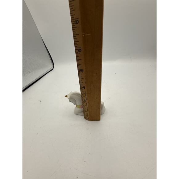 Mini Ceramic Unicorn Figurine 3” Laying White Gold Horn Floral Garland - Picture 6 of 7